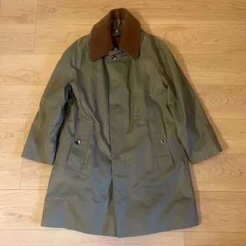 GRENFELL / SLIM CAMPBELL 코튼 개버딘 스텐 칼라