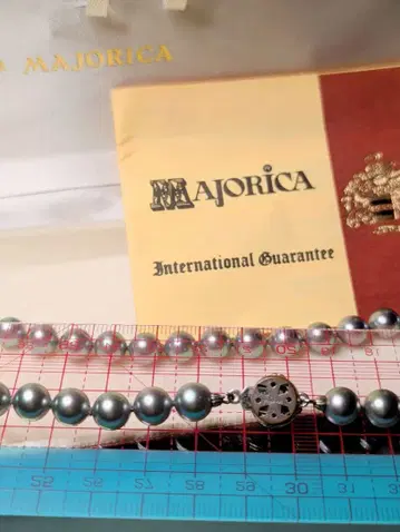 MAJORICA 그레이 라운드 펄 목걸이