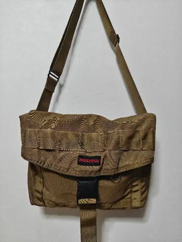 레어 브리핑 숄더백 샌드