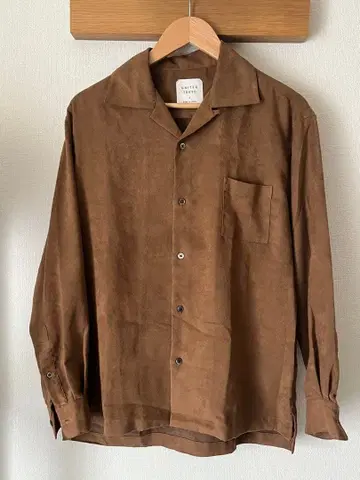 UNITED TOKYO 워셔블 스웨이드 오픈 카라 셔츠