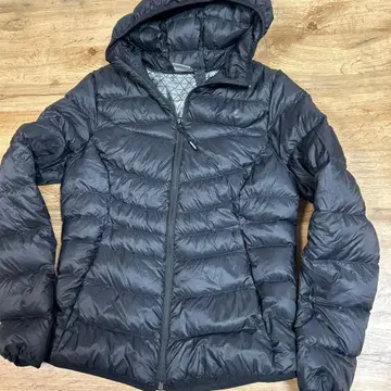 PUMA 후드 부착 블랙 다운 자켓 S