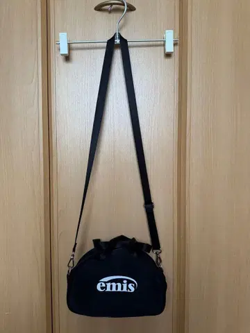 emis 블랙 숄더백