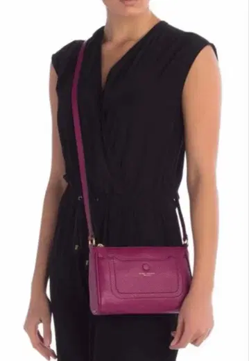 새상품급 마크제이콥스 엠파이어 시티 가죽 크로스 바디백 마젠타