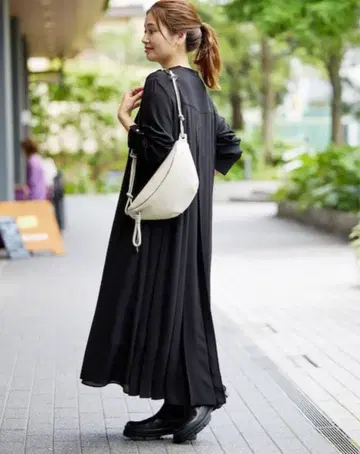 이너 포함 JOURNAL STANDARD 백 플리츠 원피스 블랙