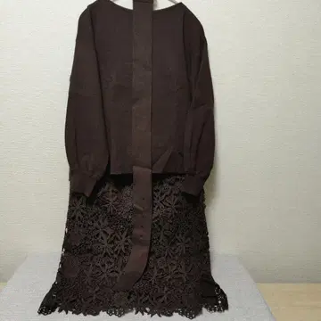 저스길리티 니트 셋업 브라운