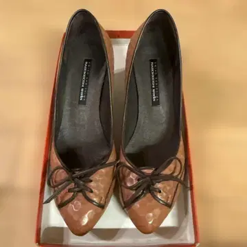 라보키고시 웍스 펌프스