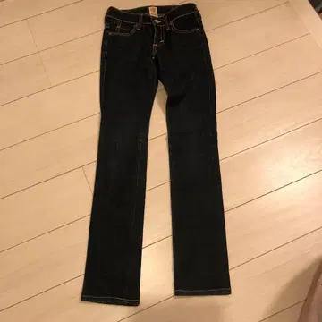 Levi's 타이트 스트레이트 데님