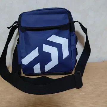 다이와 숄더 파우치