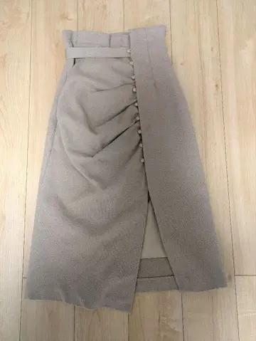 snidel 드레이프 디자인 타이트