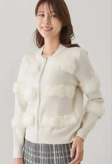 화이트 퍼 집업 가디건