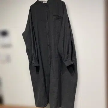 다크 그레이 버튼업 원피스