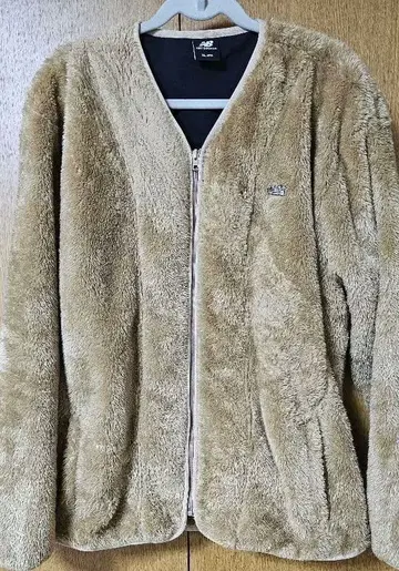 뉴발란스 플리스 자켓 XL 사이즈 베이지