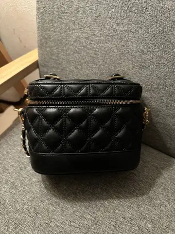 블랙 퀼팅 숄더백