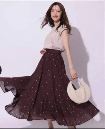 한 번 짧게 착용한 아푸와이저 리셰 도트 스커트