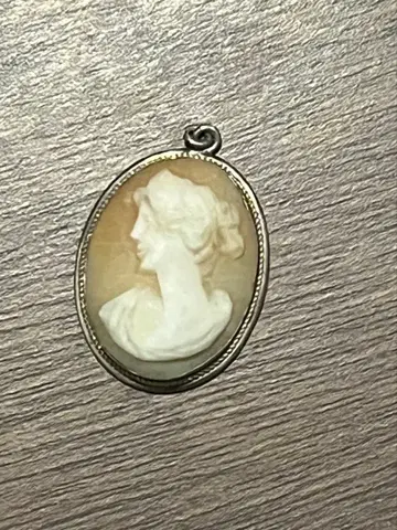10K 카메오 펜던트