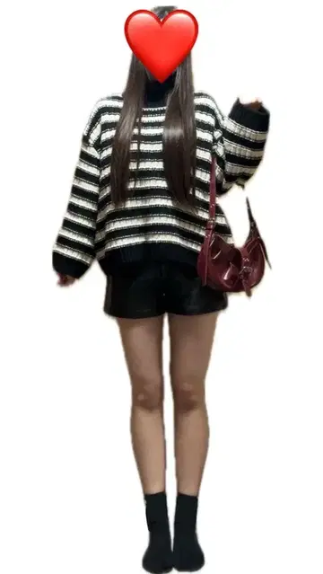 스트라이프 니트 스웨터 블랙과 화이트