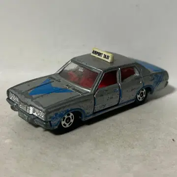 토미카 No. 13 닛산 세드릭 2800 SGL 일본제 박스 없음