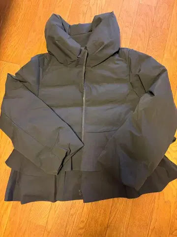 프릴 숏 다운 코트 그레이