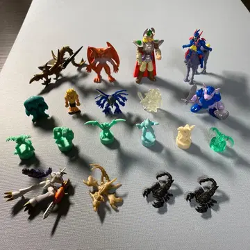 컬러풀한 캐릭터 피규어 세트