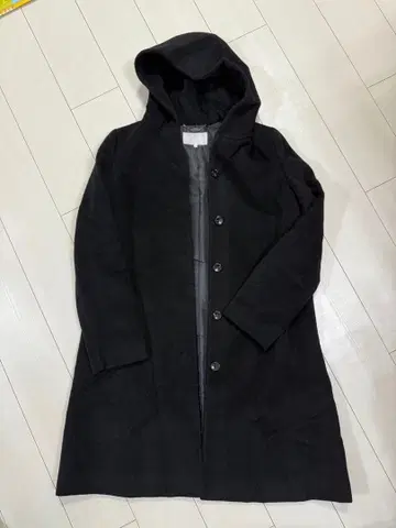 후드 부착 블랙 롱 코트 자유구 40