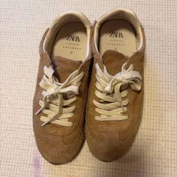 ZARA 브라운 스웨이드 스니커즈 37