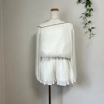 [ Rady ] 비쥬 장식 플리츠 오프숄더 올인원 S 사이즈