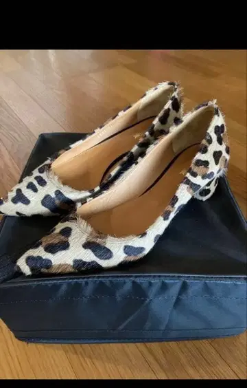 PIPPICHIC 표범 무늬 송치 펌프스