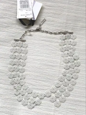 코시노 히로코 탈부착 카라 의류 목걸이 화이트