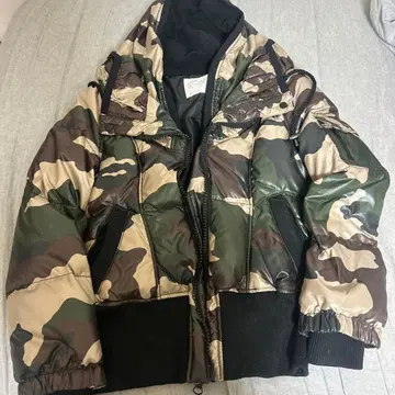 Jet Label 카모플라쥬 다운 자켓