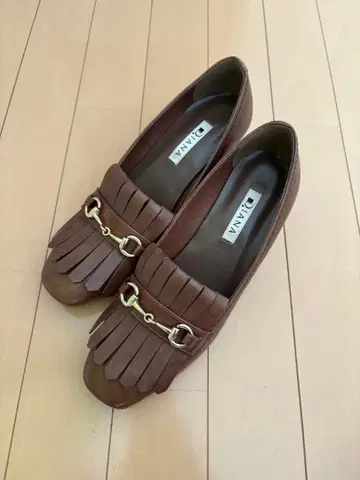 다이애나 비트 로퍼 브라운 24cm 힐 5cm