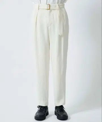 [ CULLNI ] 테이퍼드 팬츠 스트라이프