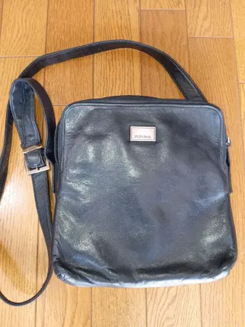 FERRAGAMO 블랙 숄더백