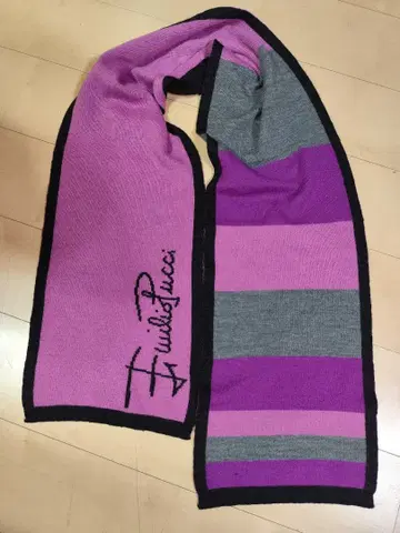 에밀리오 푸치 스트라이프 디자인 머플러