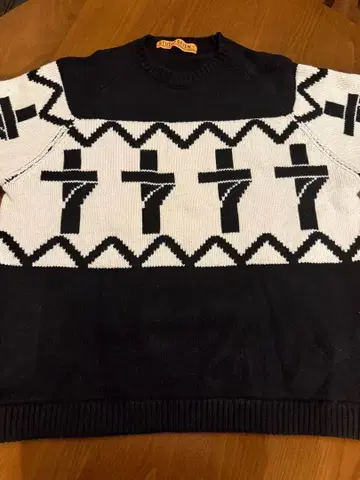 스튜디오 세븐 니트 스웨터 M 사이즈 새상품급