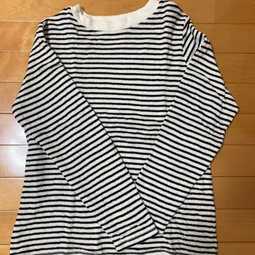 새상품급 prit 스트라이프 긴팔 T셔츠 O 사이즈