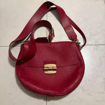 FURLA 빨간색 가죽 숄더백 골드 금장 장식