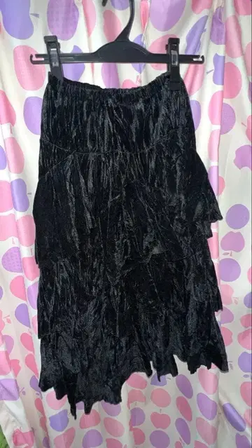 블랙 벨벳 플레어 스커트