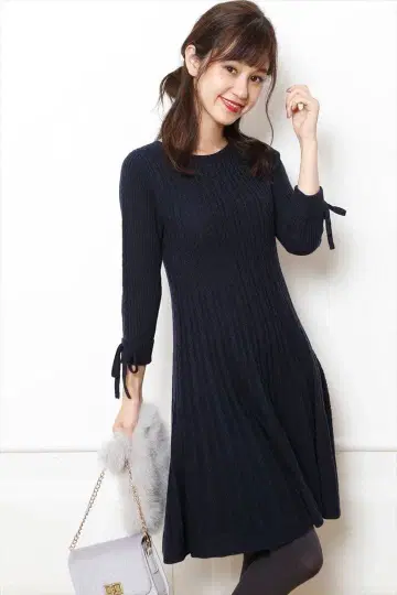 케이블 리브 플레어 니트 원피스 Rirandture