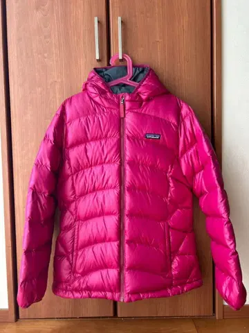 Patagonia 핑크 다운 자켓 M 사이즈