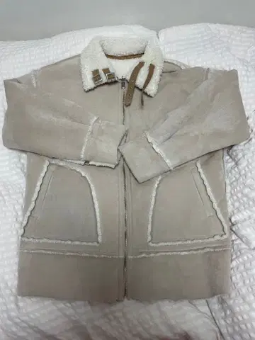 NICE CLAUP 무스탕 코트 베이지 화이트