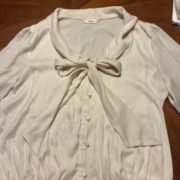kaene 아이보리 리본 포함 블라우스
