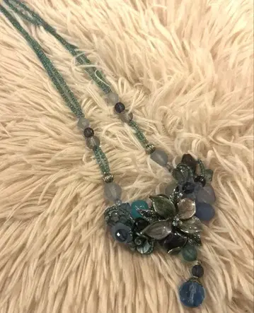 비즈 목걸이 꽃