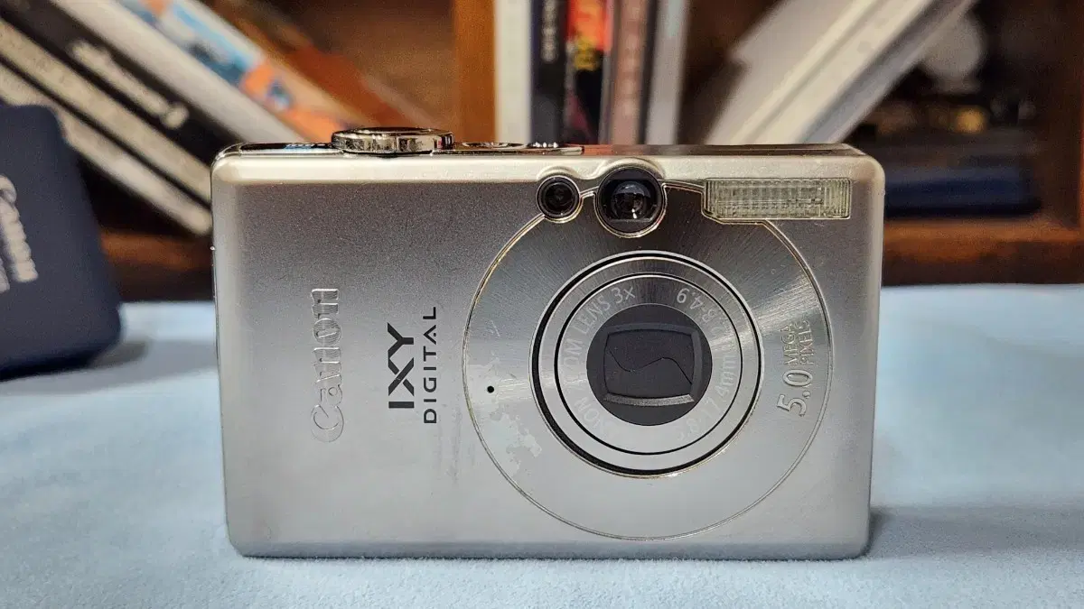 Canon IXY 60 vintage digital camera