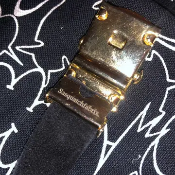 Sasquatchfabrix. 블랙 스웨이드 가챠벨