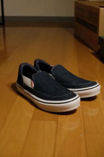 Vans VN0A3DZ3DNM 다크 블루 슬립온