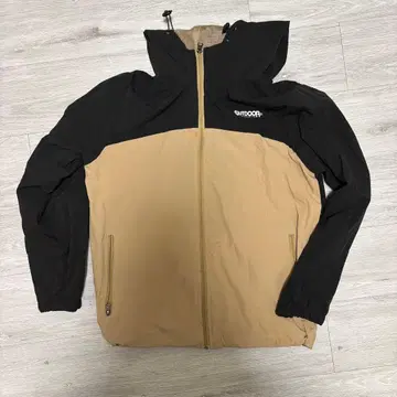 아웃도어 OUTDOOR 후드 부착 자켓 블랙/베이지