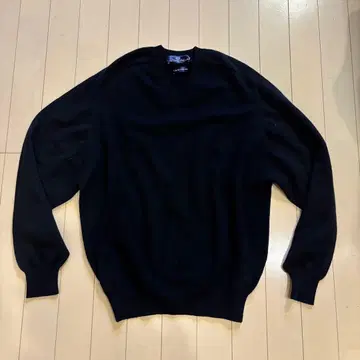 캐시미어 100% 블랙 V넥 스웨터