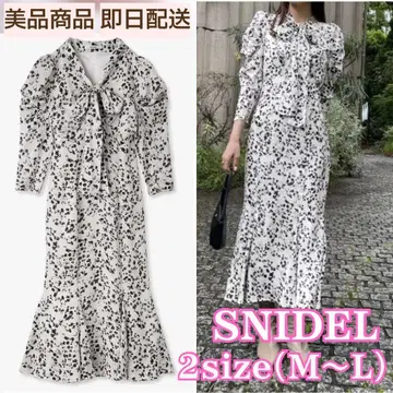 [ 새상품급 ] SNIDEL 보타이 원피스 아이보리 [ 사이즈 2 ]