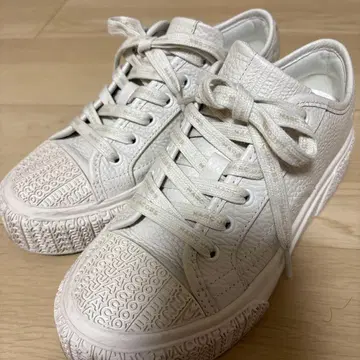 MARC JACOBS 화이트 스니커즈