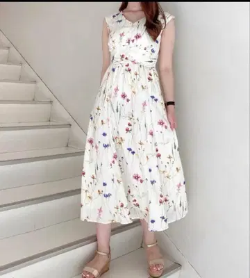 앙데팡당 꽃무늬 슬리브리스 롱 원피스